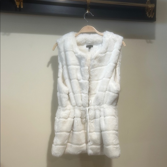 Talbots Ivory Faux Fur Vest - Picture 1 of 1